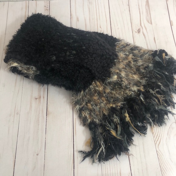 NWT Cejon Faux Feather Fringe Black Scarf - Picture 10 of 10